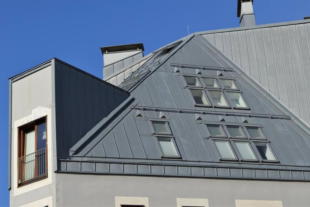 Luxury Apartment With A Balcony And View In Riga Old Town エクステリア 写真