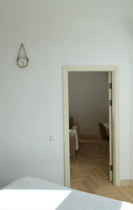 Luxury Apartment With A Balcony And View In Riga Old Town エクステリア 写真