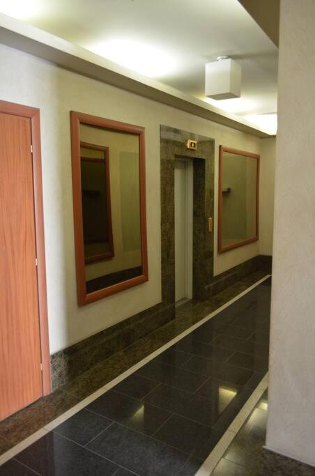 Luxury Apartment With A Balcony And View In Riga Old Town エクステリア 写真
