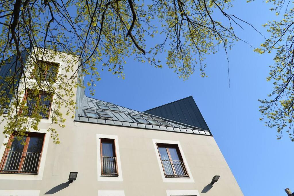 Luxury Apartment With A Balcony And View In Riga Old Town エクステリア 写真