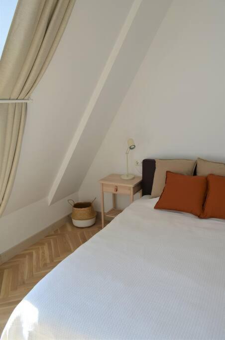 Luxury Apartment With A Balcony And View In Riga Old Town エクステリア 写真