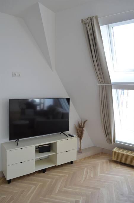 Luxury Apartment With A Balcony And View In Riga Old Town エクステリア 写真