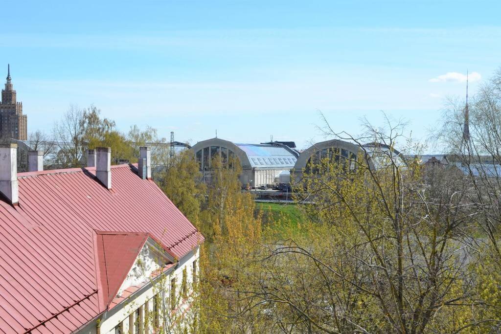 Luxury Apartment With A Balcony And View In Riga Old Town エクステリア 写真