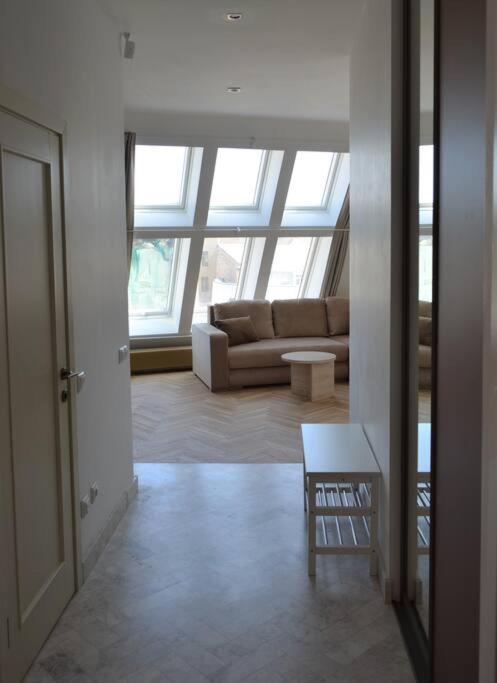 Luxury Apartment With A Balcony And View In Riga Old Town エクステリア 写真